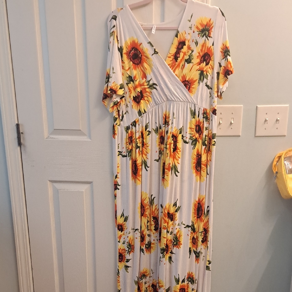 Sunflower Print Maxi Dress